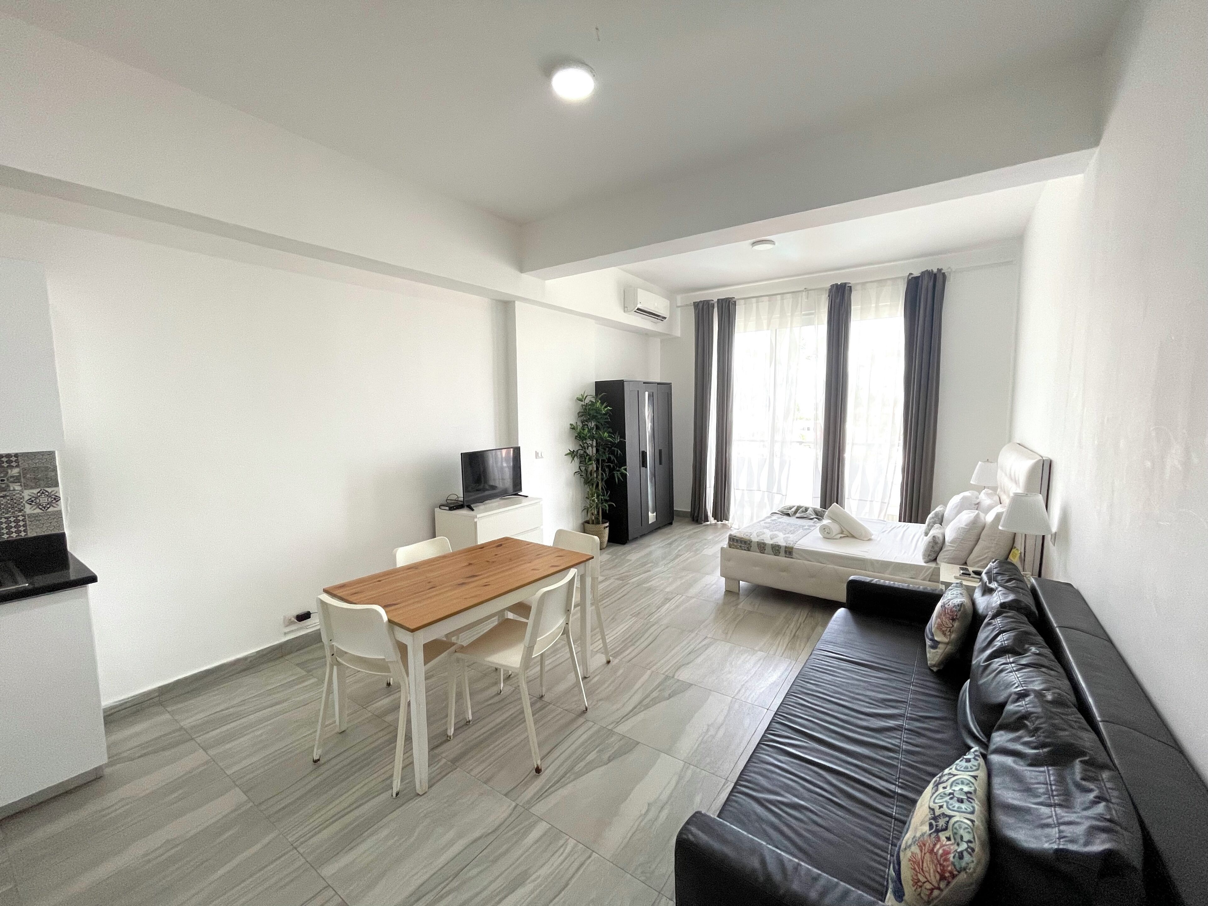 Studio exclusif, vue sur le complexe | Coffre-fort, rideaux d’obscurcissement, système d’insonorisation