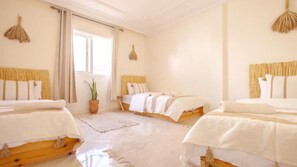 Shared Dormitory | Free WiFi - Sable Beach Surfcamp Tamraght  (agadir)