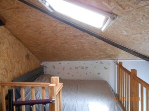 Room - CHARMING DUPLEX 100m from the beach and close to shops (VILLEFRANCHE SUR MER)