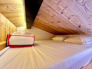 WiFi - Studio with balcony and view, close to the slopes (Demi-Quartier)