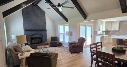 Newly renovated 3-bedroom farmhouse with country views and easy highway access