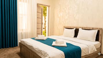Standard-Doppelzimmer, Blick auf den Innenhof | Kostenloses WLAN