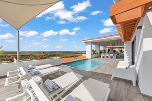 Outdoor pool - Villa Bista di Laman, stunning views over Bandabou, 3 bedrooms and private pool (Willemstad)