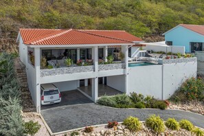 Exterior - Villa Bista di Laman, stunning views over Bandabou, 3 bedrooms and private pool (Willemstad)