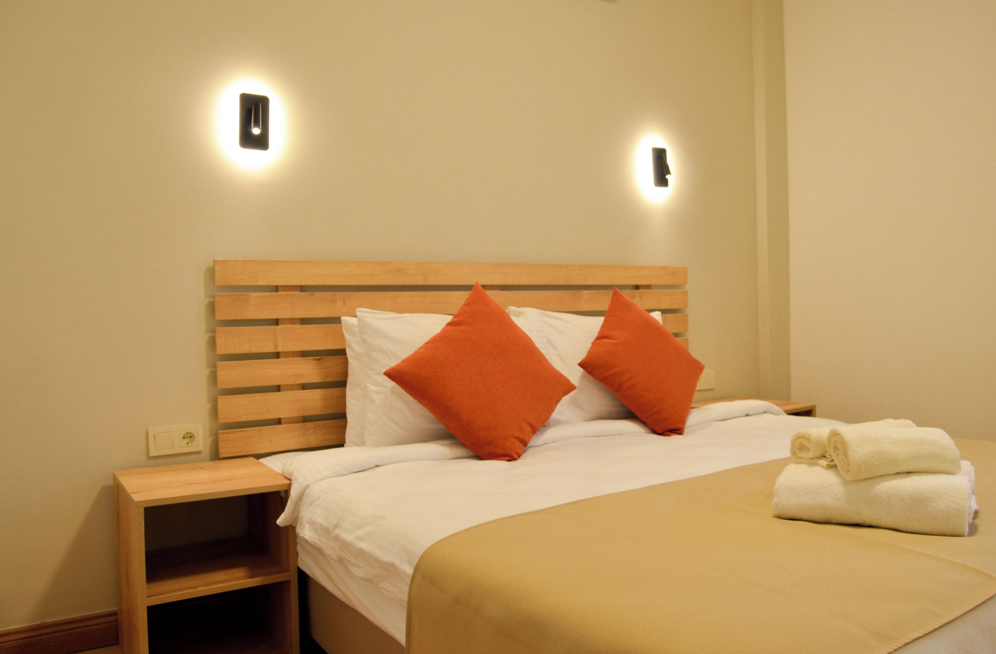 Habitación básica doble, vista a la ciudad | Wifi gratis 