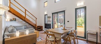 Villa Dita Qerret | Relaxing Beachfront Stay by PikHost