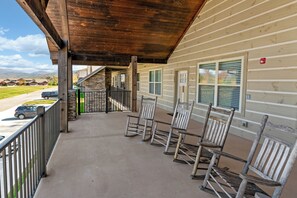 Terrace/patio - Seven Bears Camp (Townsend)
