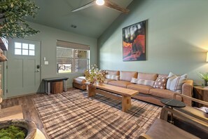 Smart TV - Seven Bears Camp (Townsend)