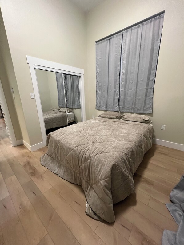 Room - Cozy and quiet house in fredericton near trails (Fredericton)
