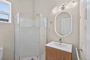Hårtørrer, håndklæder, Sæbe, Toiletpapir