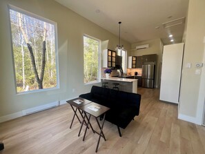 Living area - Cozy and quiet house in fredericton near trails (Fredericton)