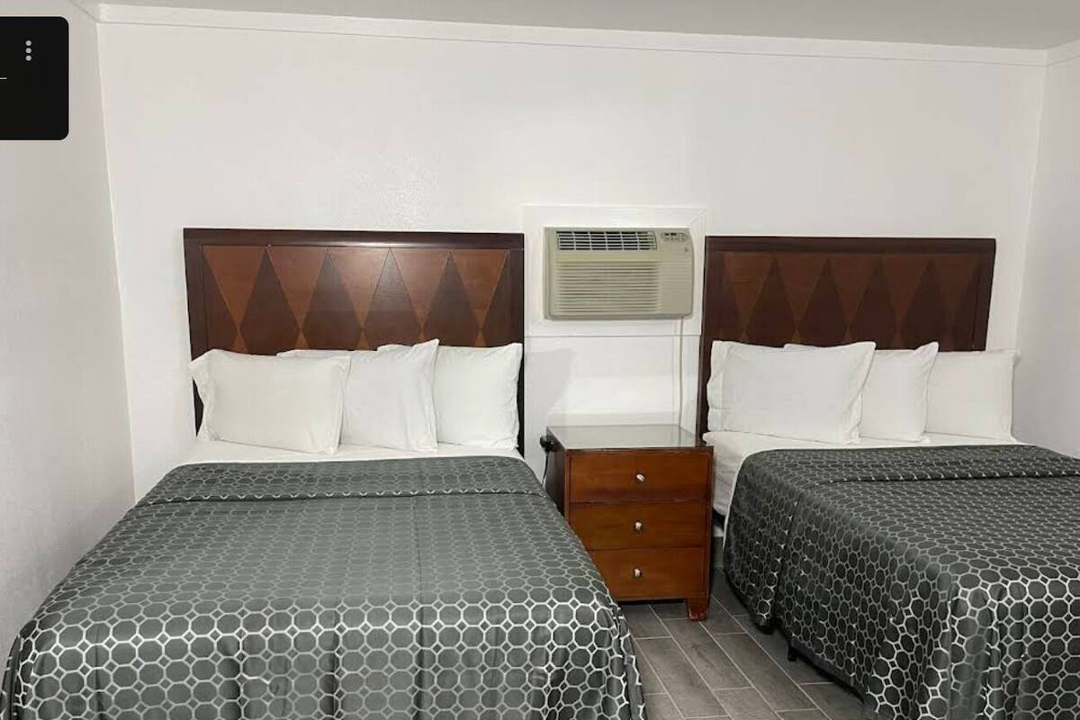  2 Full Beds Non-Smoking | Desk, iron/ironing board (on request), WiFi (free), bed sheets