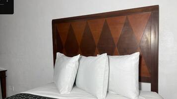 Room, 1 King Bed, Non Smoking | Desk, iron/ironing board, free WiFi, bed sheets