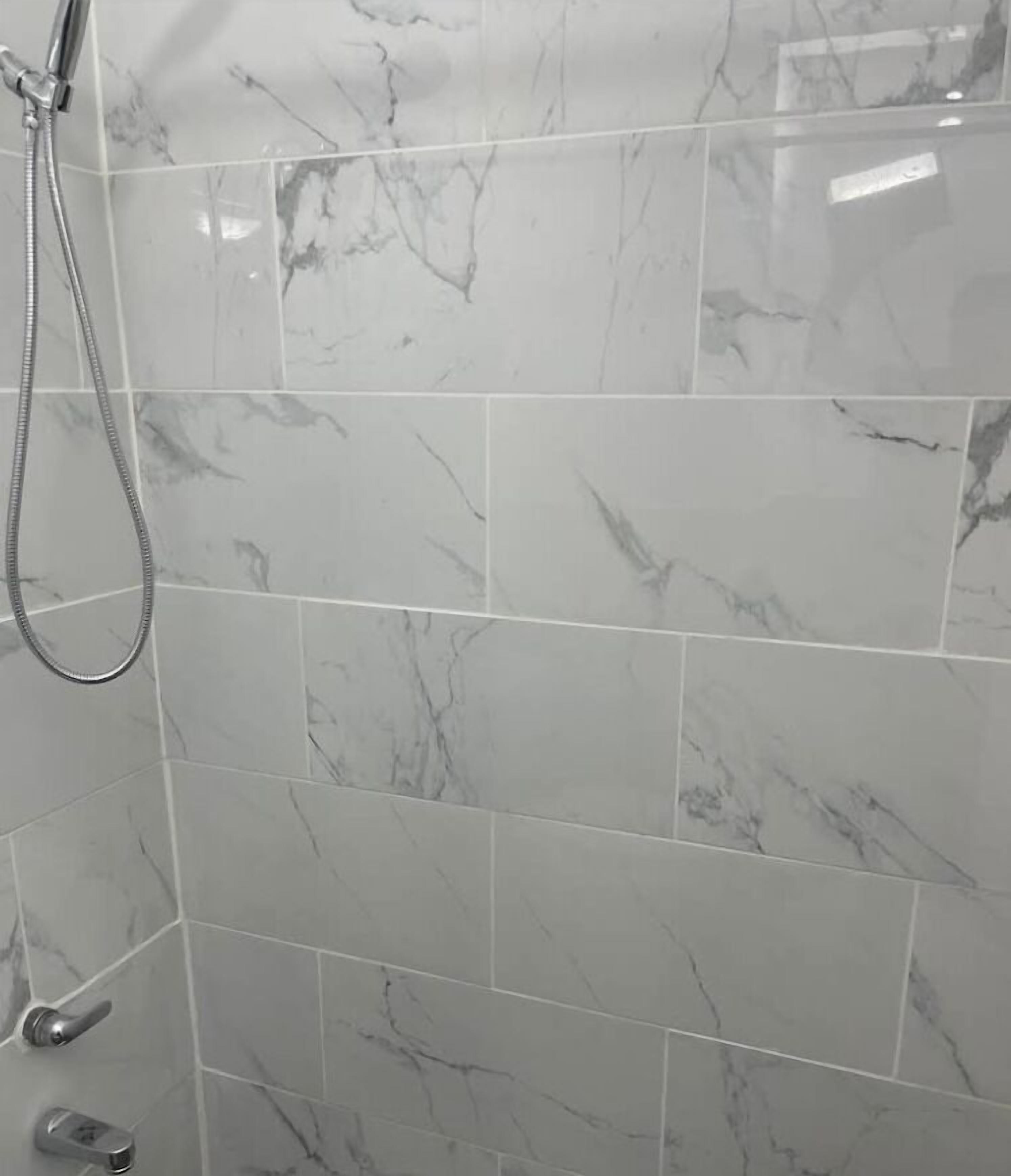 Room, 1 King Bed, Smoking | Bathroom shower