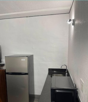 Habitación, 1 cama King size, para no fumadores | Escritorio, tabla de planchar con plancha, wifi gratis y ropa de cama