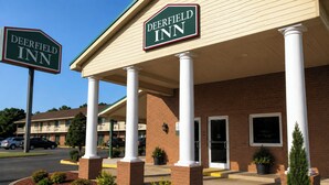 Front of property - Deerfield Inn & Suites Steele Near Blytheville I 55 (Steele)