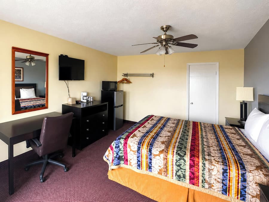 Desk, free WiFi, bed sheets