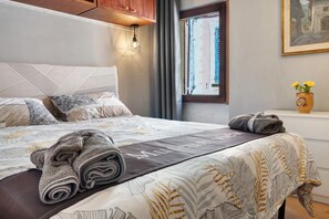 WiFi, bed sheets