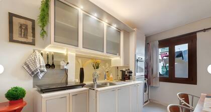 Apartment 'Museum View B' with Wi-Fi and Air Conditioning