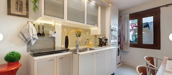 Apartamento 'Museum View B' con Wi-Fi y aire acondicionado