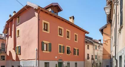 Apartment 'Museum View B' with Wi-Fi and Air Conditioning