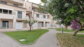 Esterni