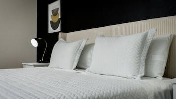 Desk, iron/ironing board, WiFi, bed sheets