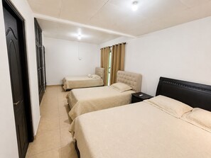 Room - Chitré Pool & BBQ House | Sunny Patio & AC (San Juan Bautista)