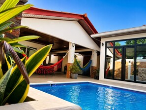 Pool - Chitré Pool & BBQ House | Sunny Patio & AC (San Juan Bautista)