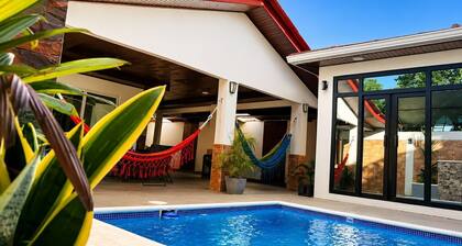 Chitré Oasis: Modern Home with Private Pool & BBQ