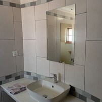 Deluxe Double Room | Bathroom