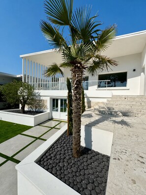 Exterior - ROYAN PONTAILLAC UPSCALE VILLA "LES PINS" 2/4/6 PERSONS WITH POOL (Royan)