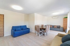 Living area - Villa con Piscina Privada y Vistas al Garraf (Sant Pere de Ribes)