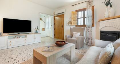 Holiday Home 'La Huerta Del Parral' with Wi-Fi and Air Conditioning