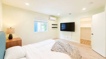 2 bedrooms, free WiFi, bed sheets