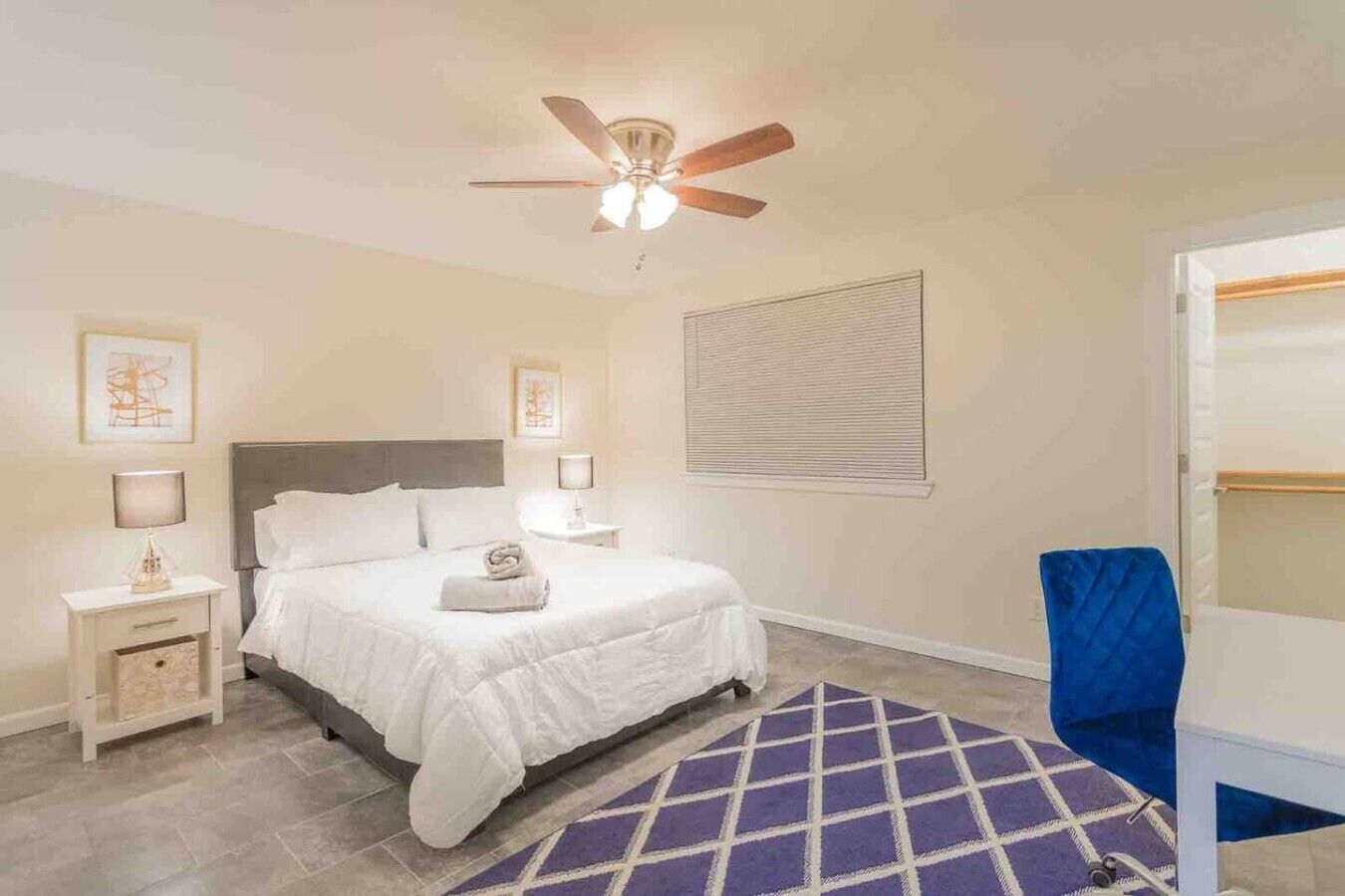 Desk, iron/ironing board, WiFi, bed sheets
