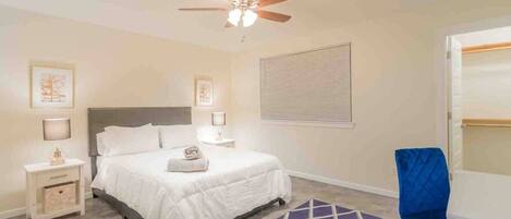 Desk, iron/ironing board, WiFi, bed sheets