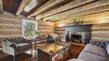 Smart TV, books, music library, stereo