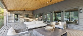 Leipers Rustic Chic Historic Franklin Retreat in heart of Leipers Fork 