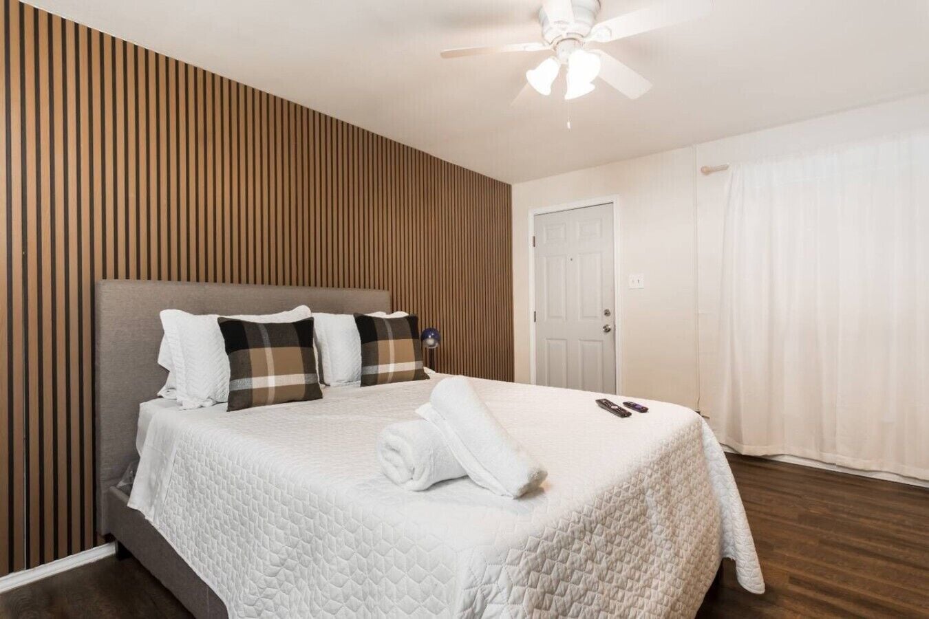 The Pecan Junior Suite Desk Space Fast Wifi! - McAllen