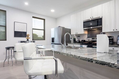 New Modern Central Listing Fast Wifi/ Air Fryer