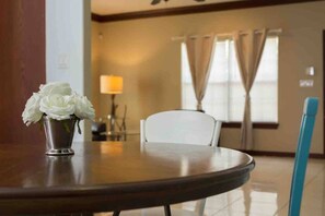Dining - Central Wide & Spacious Downtown Home (McAllen)