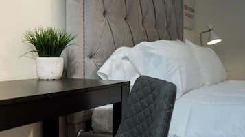 Desk, iron/ironing board, WiFi, bed sheets