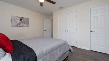 Desk, iron/ironing board, WiFi, bed sheets