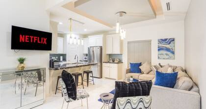 🎄New Luxury Family Friendly Downtown Modern Home🏡
