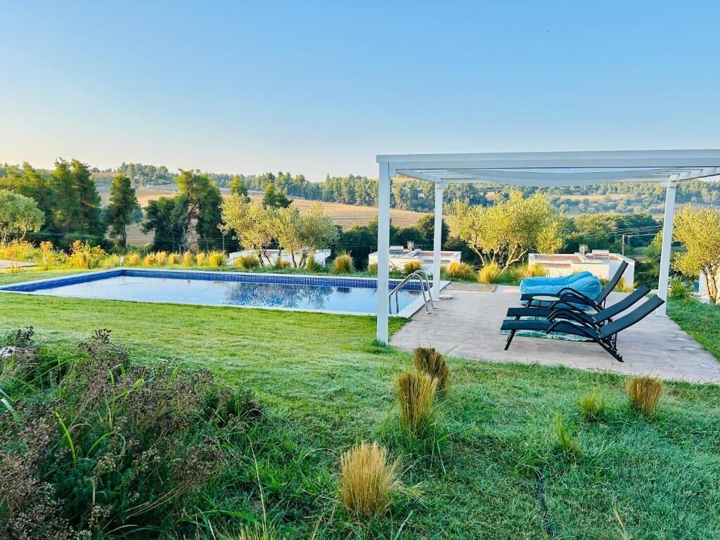 Grand Villa | Pool | 10 outdoor pools