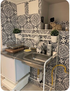 Bathroom - Charming 1-bedroom apartment with AC in cozy near JFK AIRPORT! (Ozone Park)