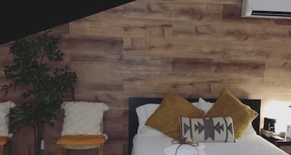 Charming 1-bedroom apartment with AC in cozy near JFK AIRPORT!
