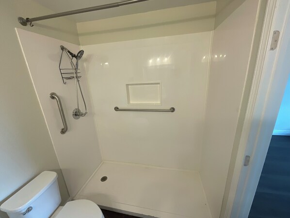 Bathroom - Quiet 3-bedroom house in serene Lamar just minutes from Lake Ludwig or downtown. (Lamar)