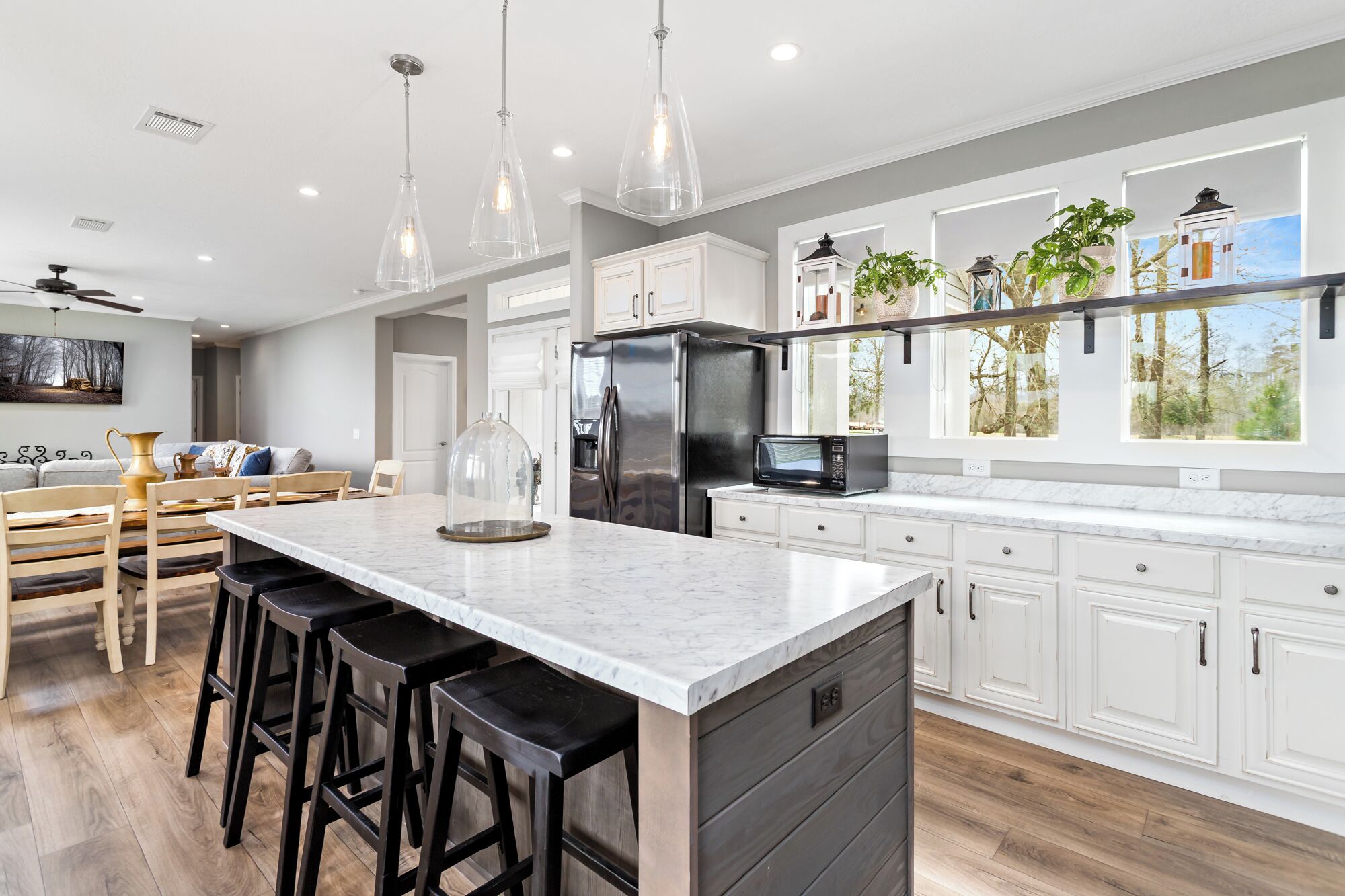 Private kitchen. MEGA Retreat With Hot Tub